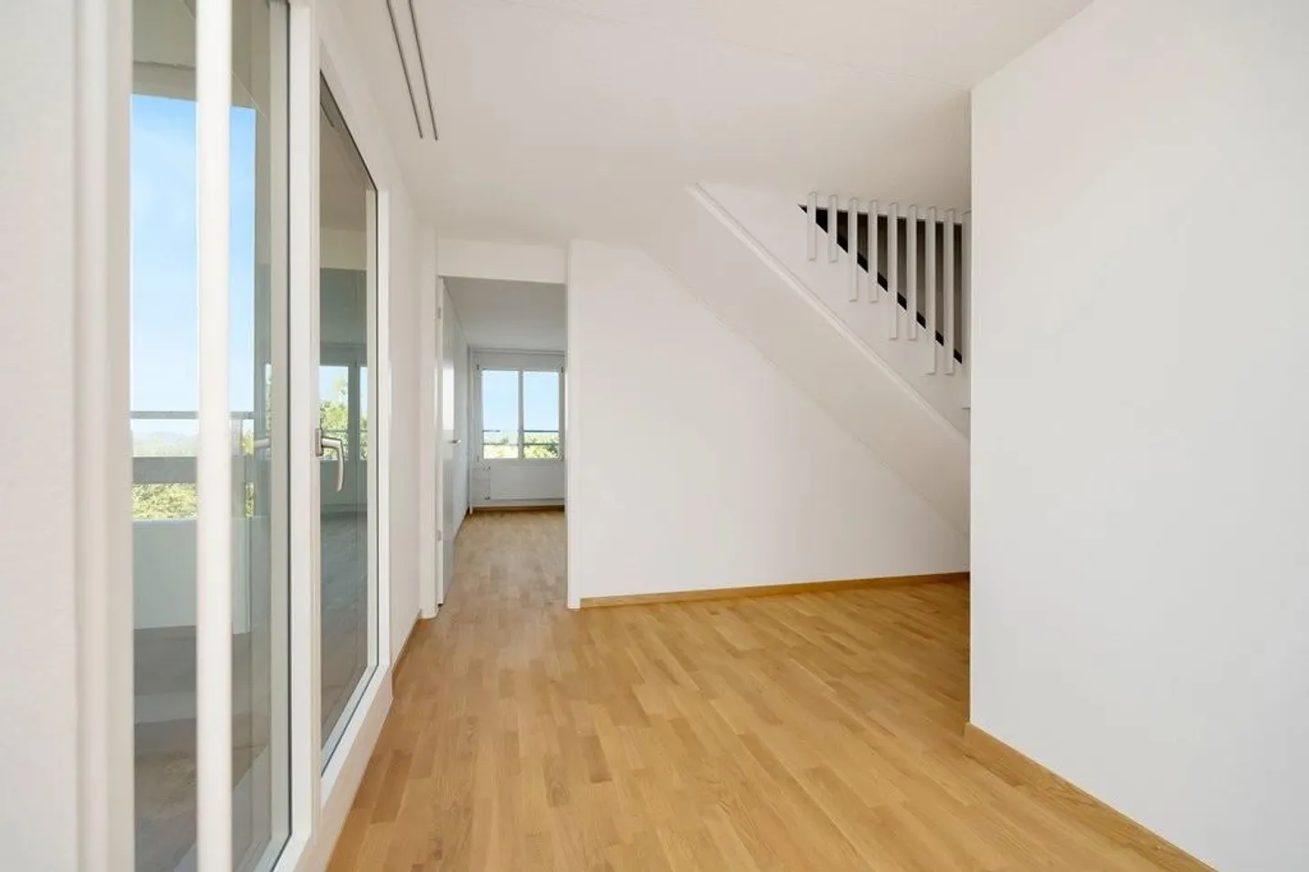 Appartement en maisonette 4.5 rénové au 14ème étage - Photo 5 sur 11