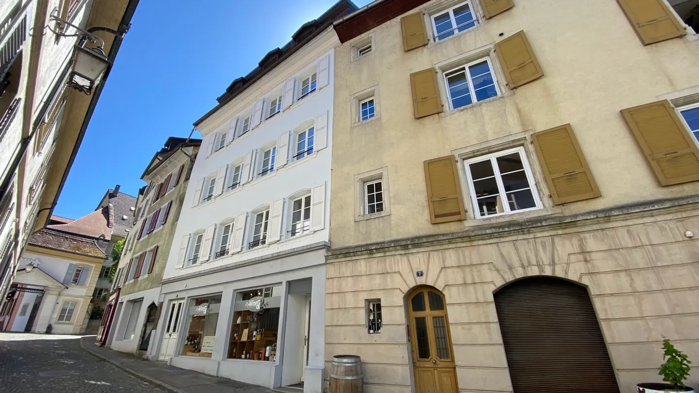Duplex di 2,5 locali completamente ristrutturato. - Foto 16 di 19