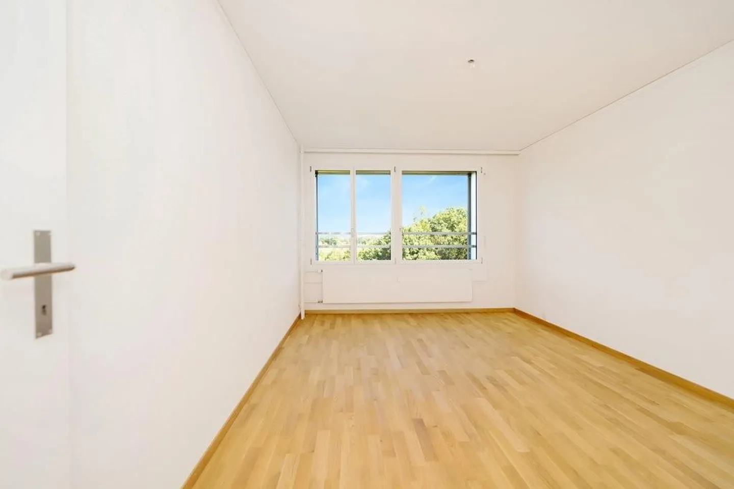 Appartement en maisonette 4.5 rénové au 14ème étage - Photo 9 sur 11