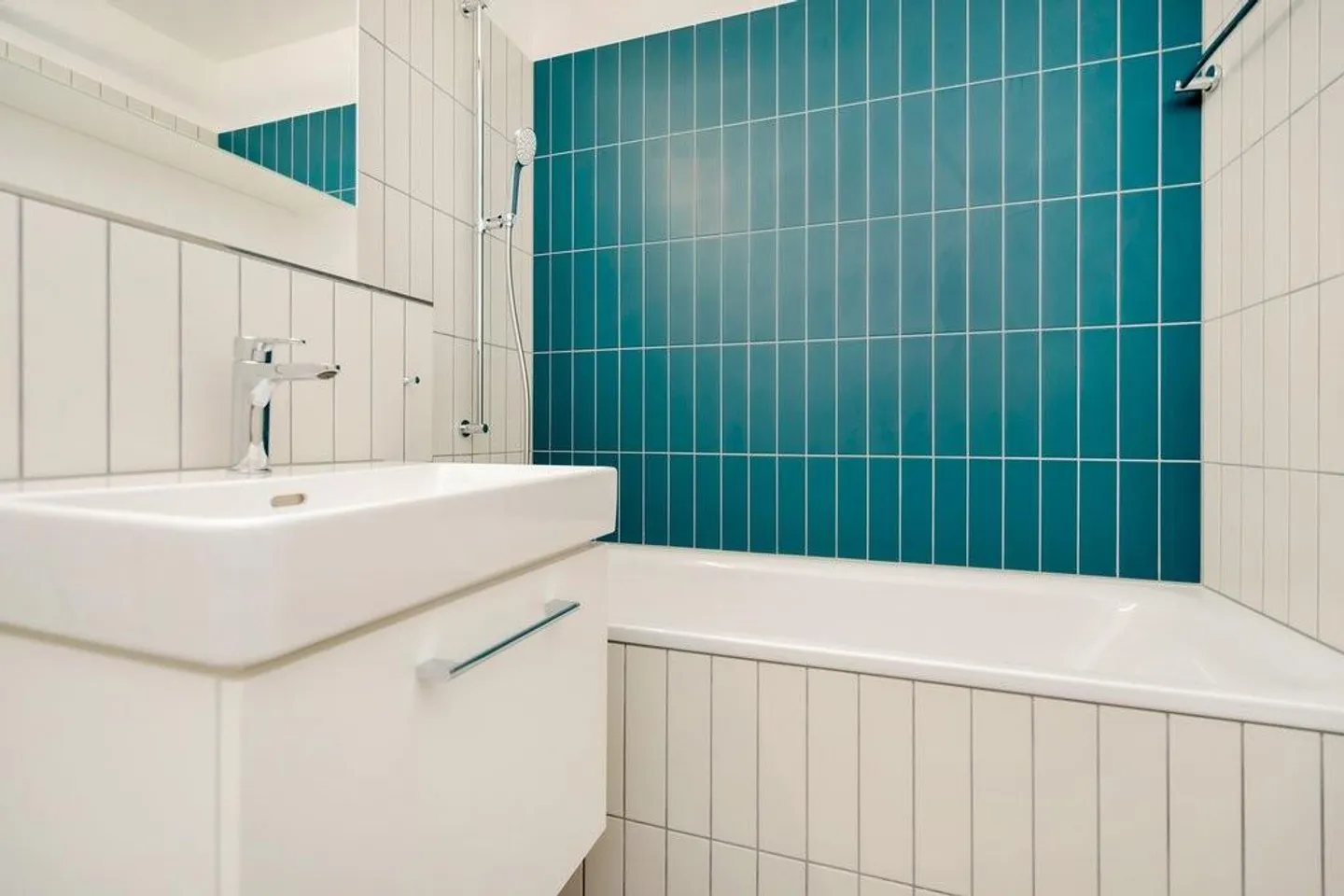 Appartement en maisonette 4.5 rénové au 14ème étage - Photo 10 sur 11