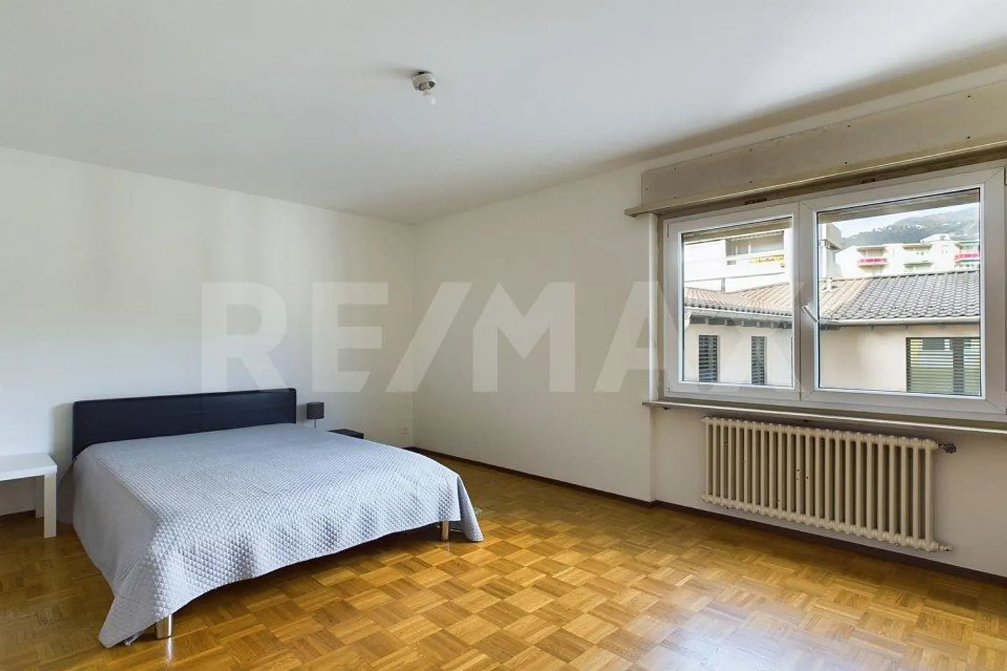 Bright and renovated 2.5-room apartment with terrace - Photo 6 of 11