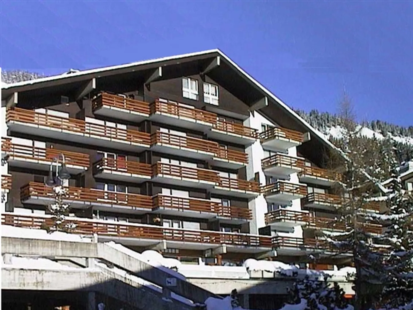 AV9 202 - Studio in the Heart of the Village - on the Pedestrian Zone - Photo 9 of 10