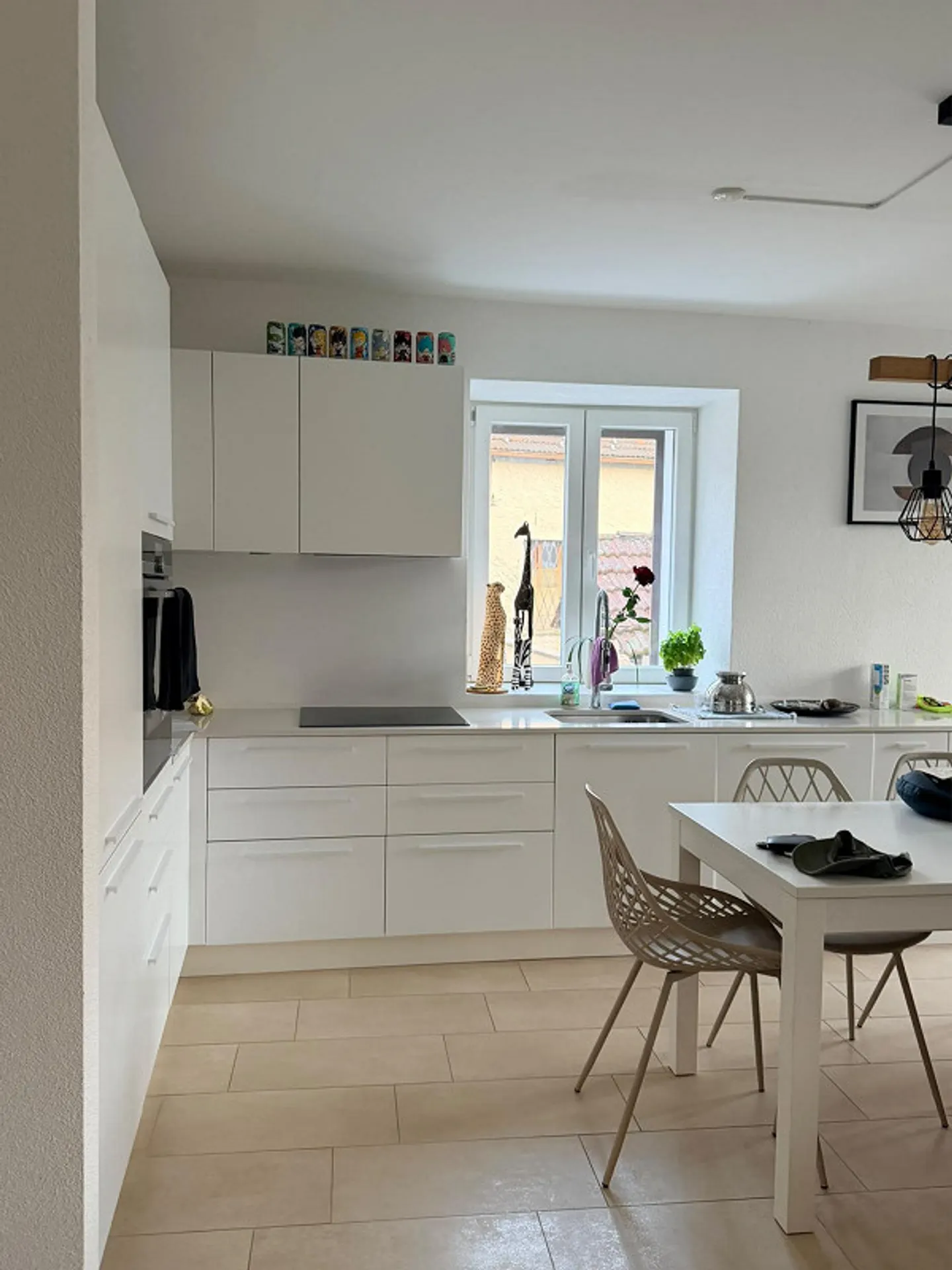 Zu vermieten: 3,5-Zimmer-Wohnung mit Terrasse in Arbedo - Foto 2 von 6
