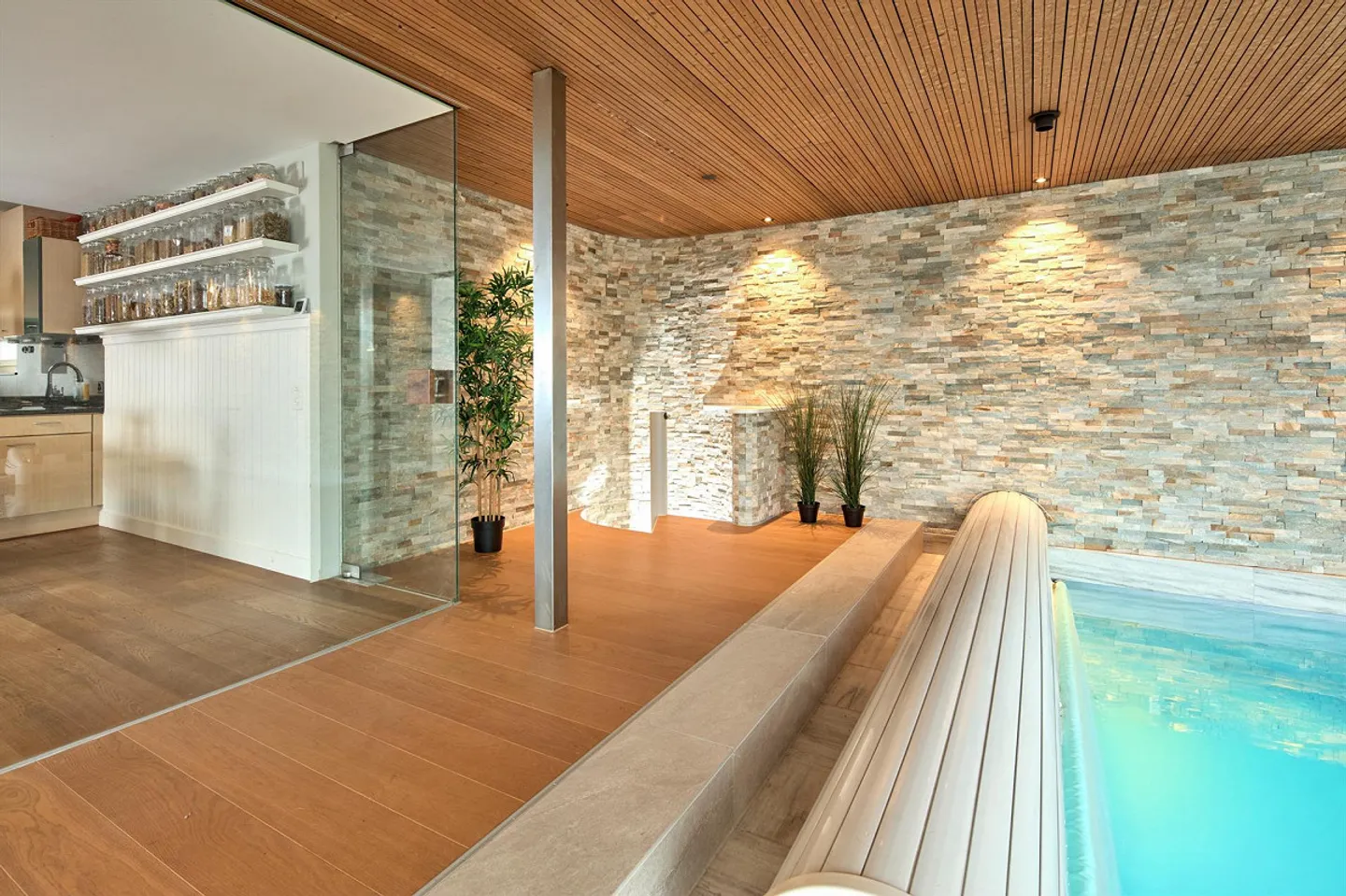 An extraordinary 6 1/2-room property with potential - Photo 13 of 18