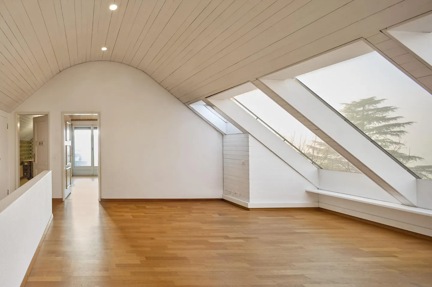 An extraordinary 6 1/2-room property with potential - Photo 14 of 18