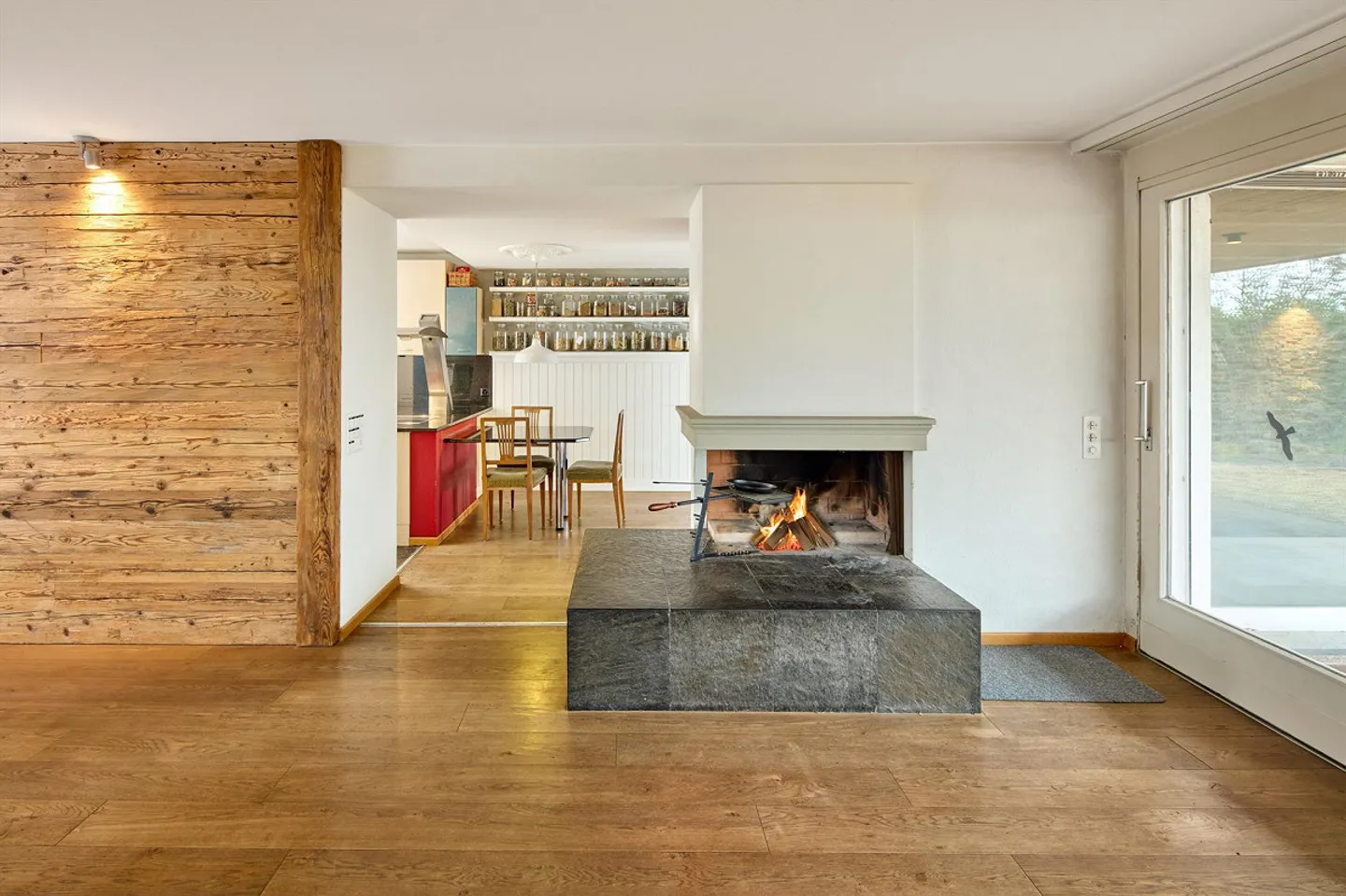 An extraordinary 6 1/2-room property with potential - Photo 7 of 18