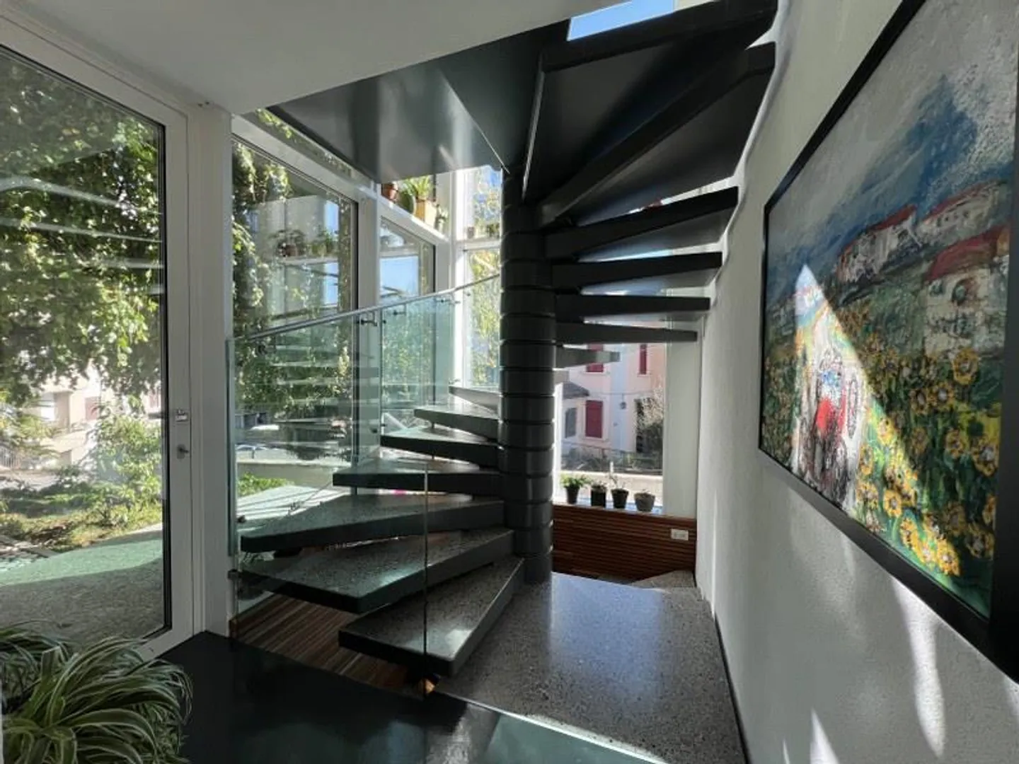 ELEGANTE VILLA MODERNA CON AMPIO GIARDINO - Foto 2 di 13