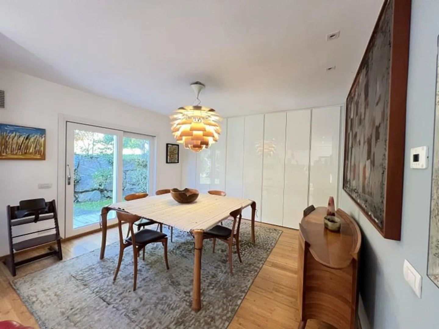 ELEGANTE VILLA MODERNA CON AMPIO GIARDINO - Foto 8 di 13