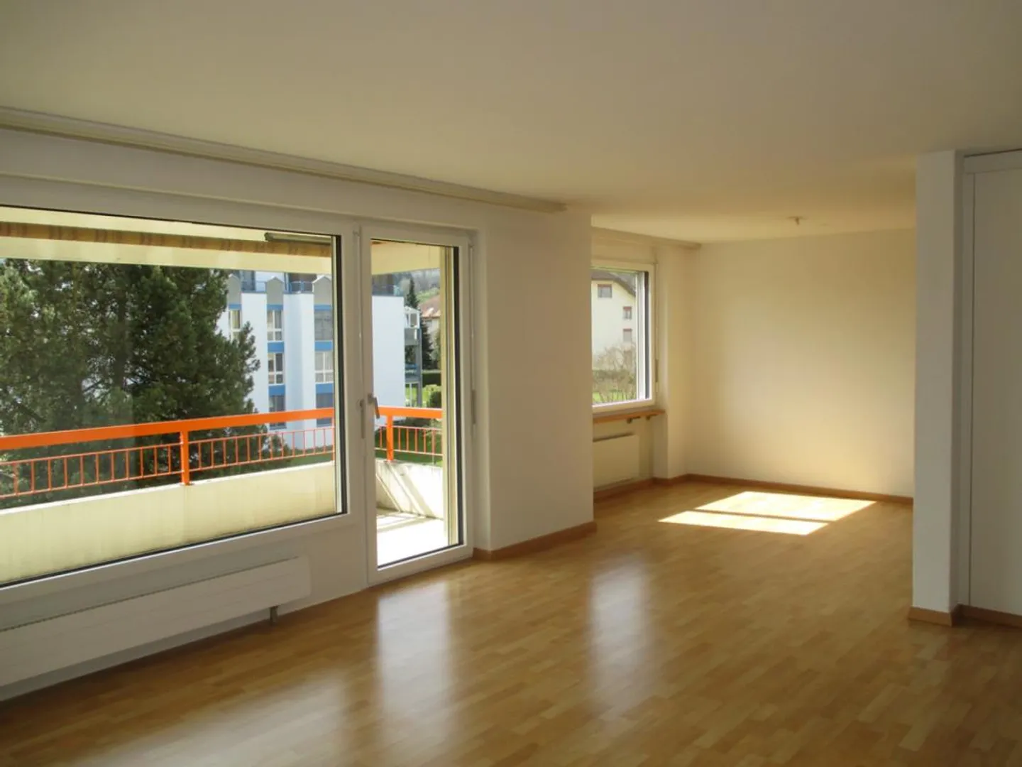 Sonnige 3.5-Zimmerwohnung im 3.OG - Foto 2 von 5