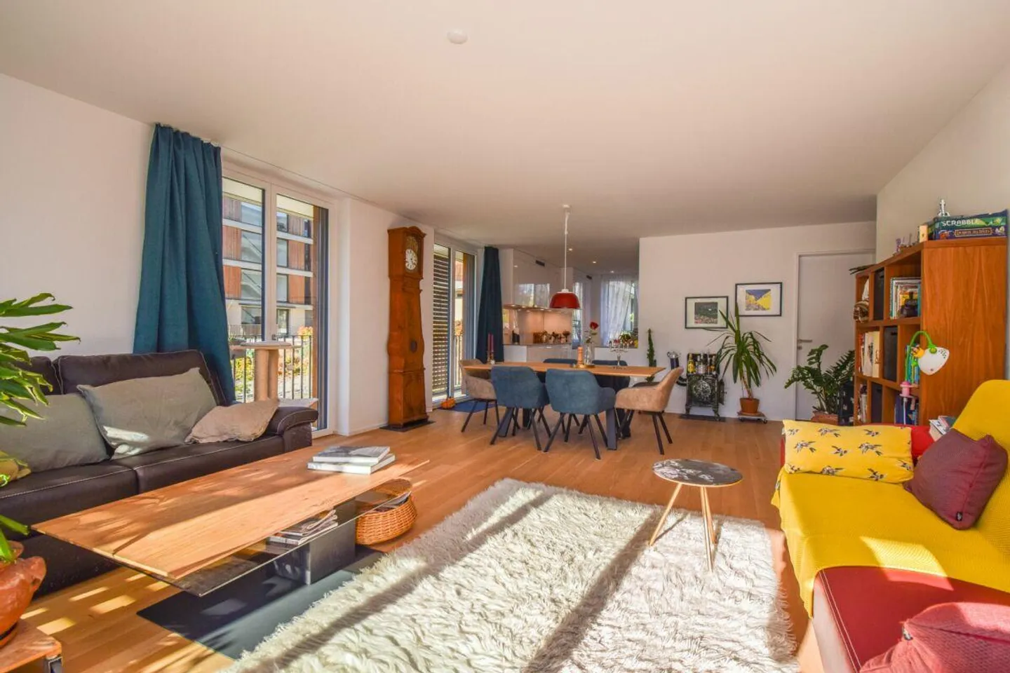 Light-Filled 4.5-Room Apartment with Stunning View of the Vineyards - Photo 3 of 20