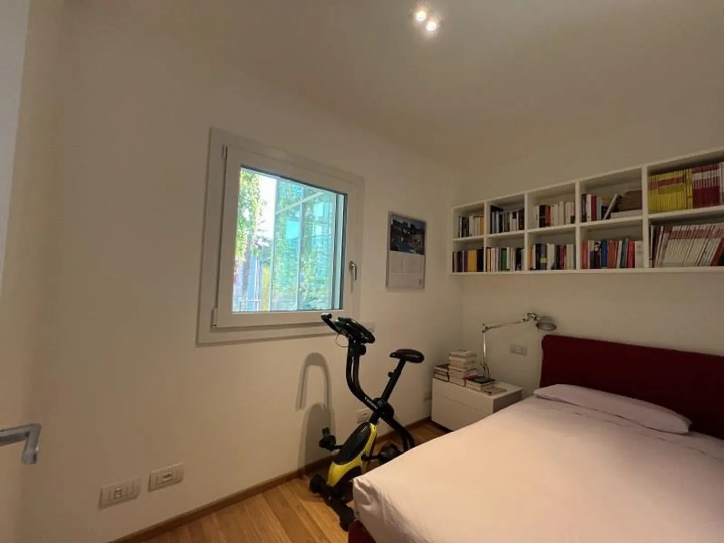 ELEGANTE VILLA MODERNA CON AMPIO GIARDINO - Foto 11 di 13