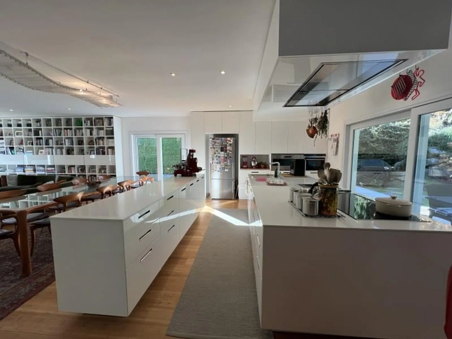 ELEGANTE VILLA MODERNA CON AMPIO GIARDINO - Foto 6 di 13