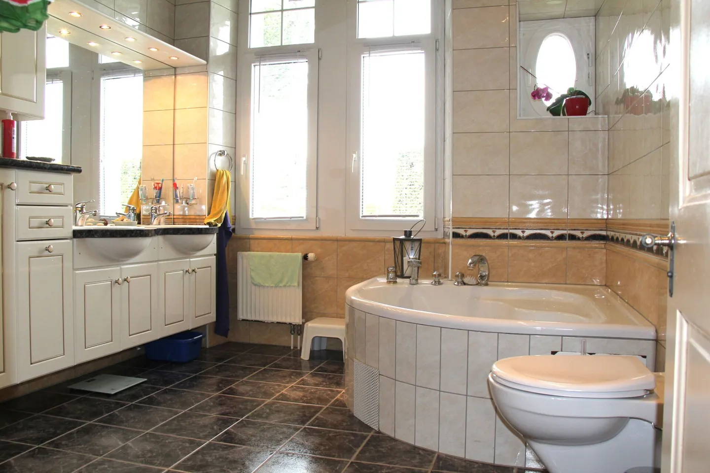 Investment property in Les Bois JU! Renovated patrician house - multi-family or generational house - fully let! - Photo 4 of 18