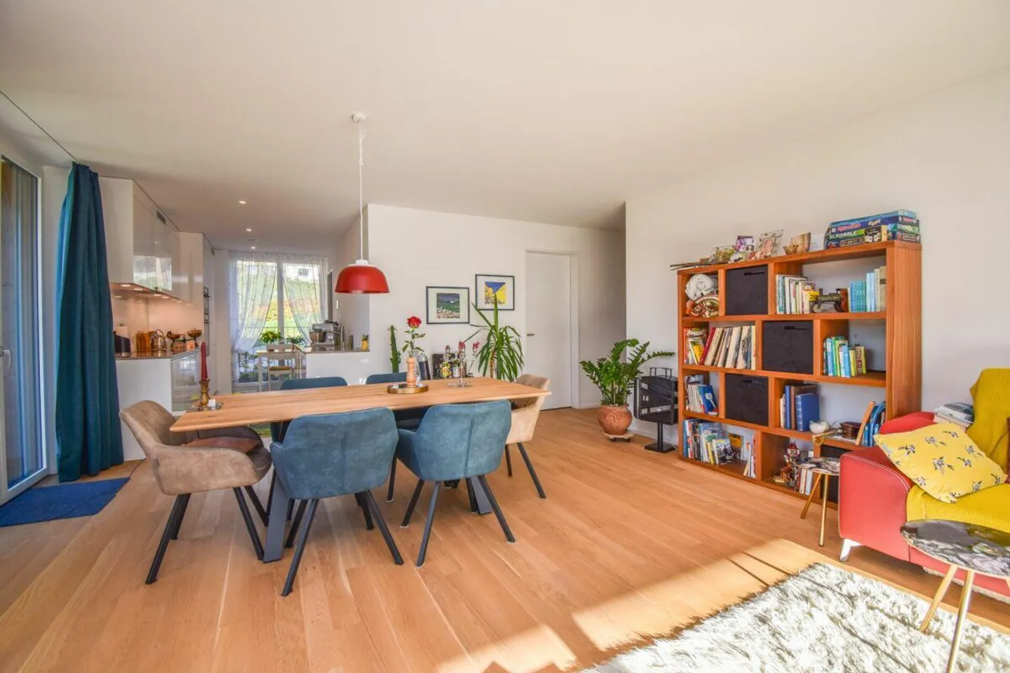 Light-Filled 4.5-Room Apartment with Stunning View of the Vineyards - Photo 7 of 20