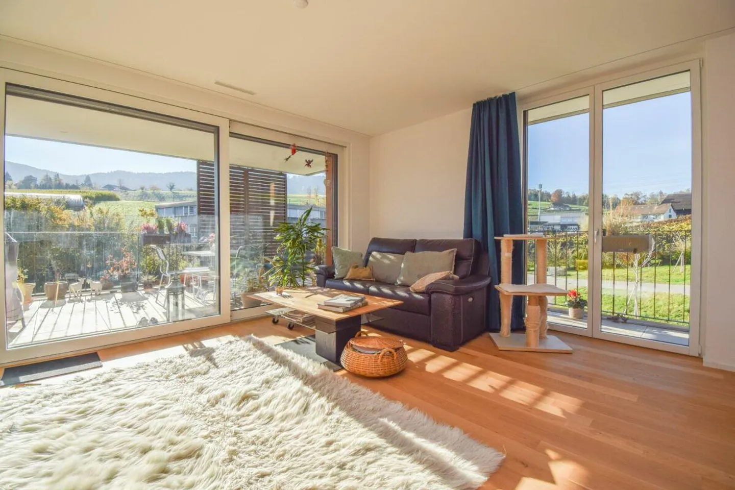 Light-Filled 4.5-Room Apartment with Stunning View of the Vineyards - Photo 8 of 20