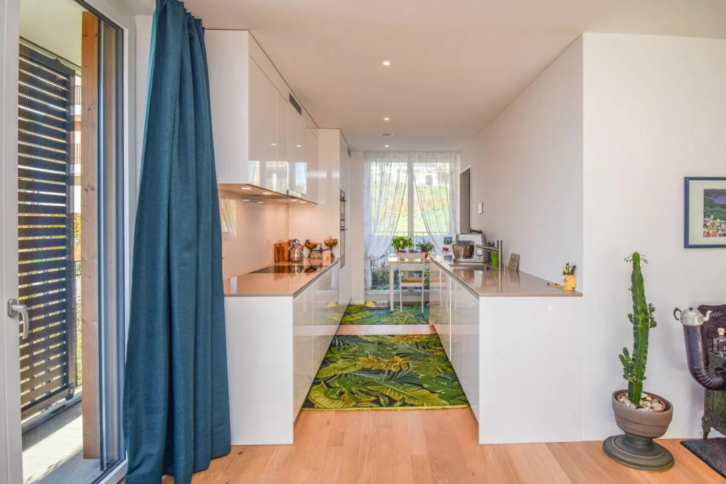 Light-Filled 4.5-Room Apartment with Stunning View of the Vineyards - Photo 9 of 20