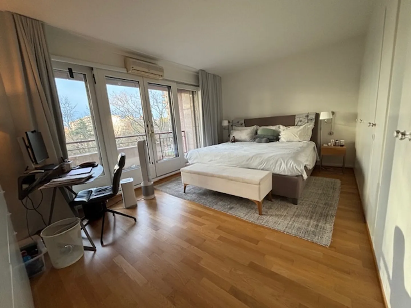 7-Room Apartment - Photo 3 of 9