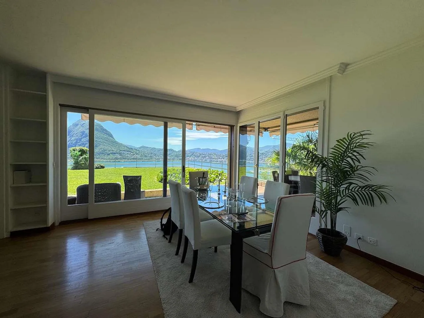 Holiday apartment with lake view and garden - Photo 3 of 10