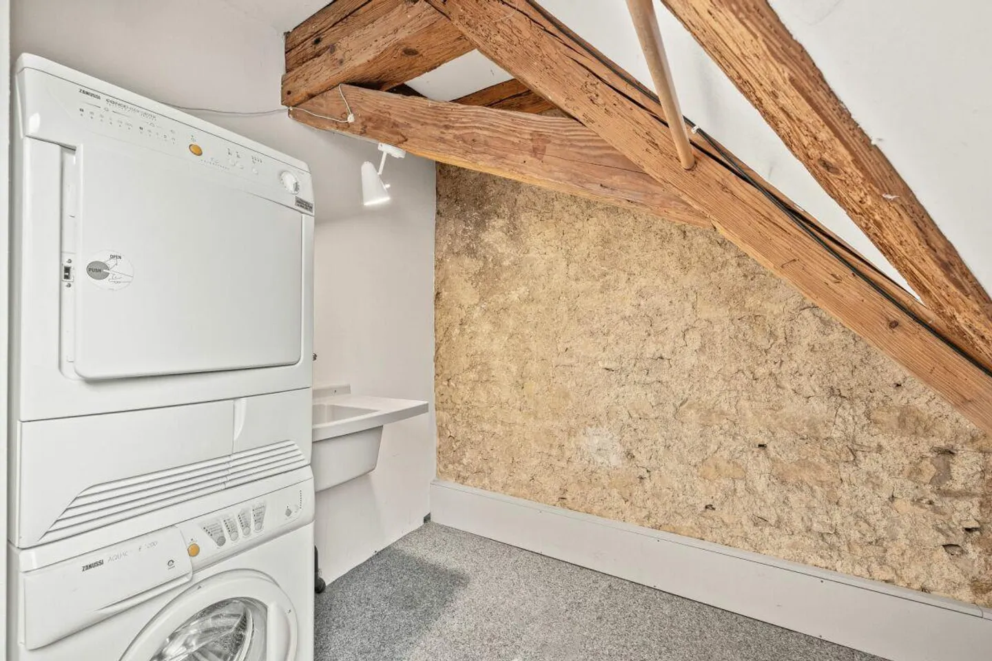 Charming old building half in the picturesque town center of Lausen - ideal for living & working - Photo 8 of 16