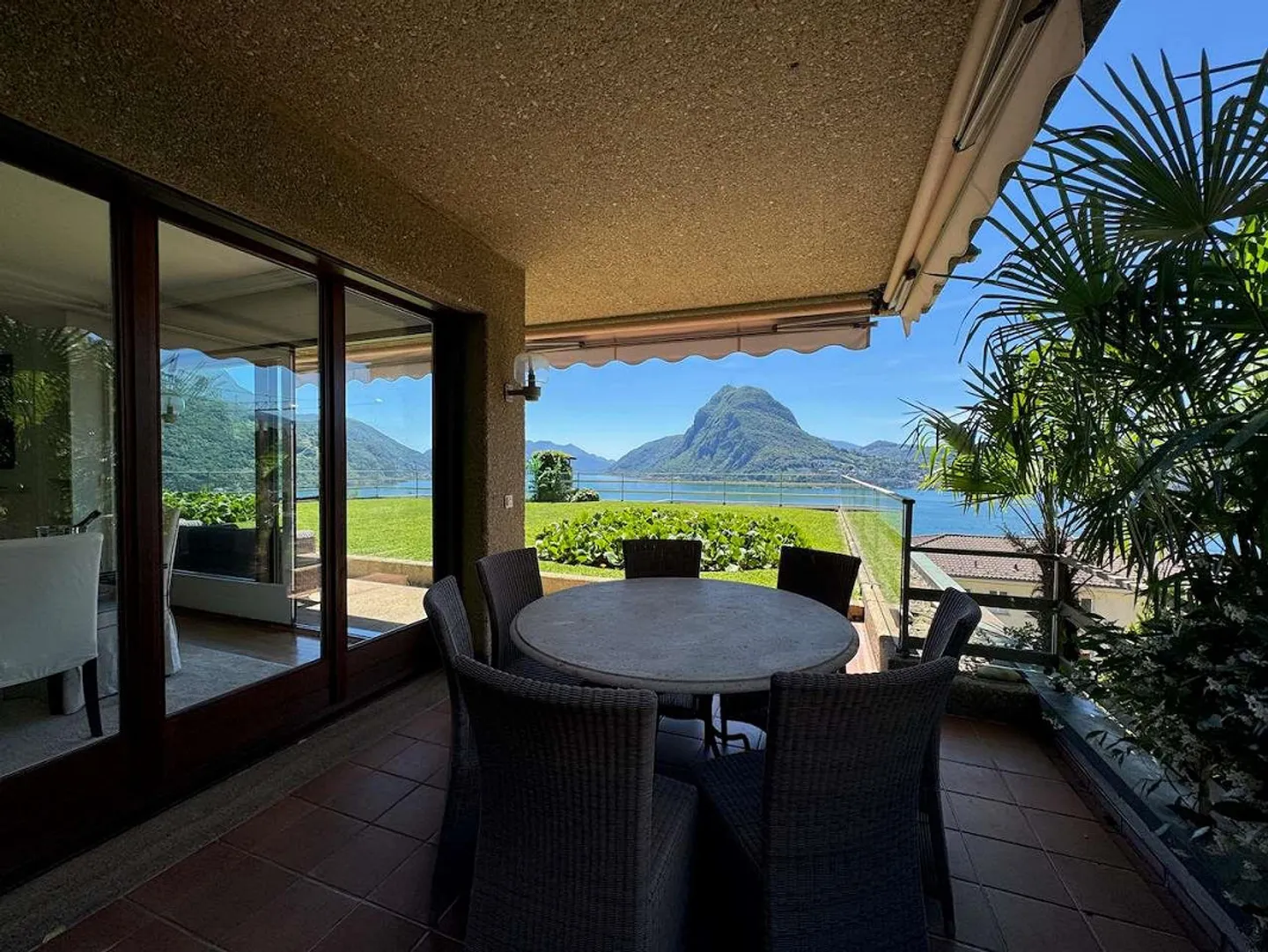 Holiday apartment with lake view and garden - Photo 2 of 10