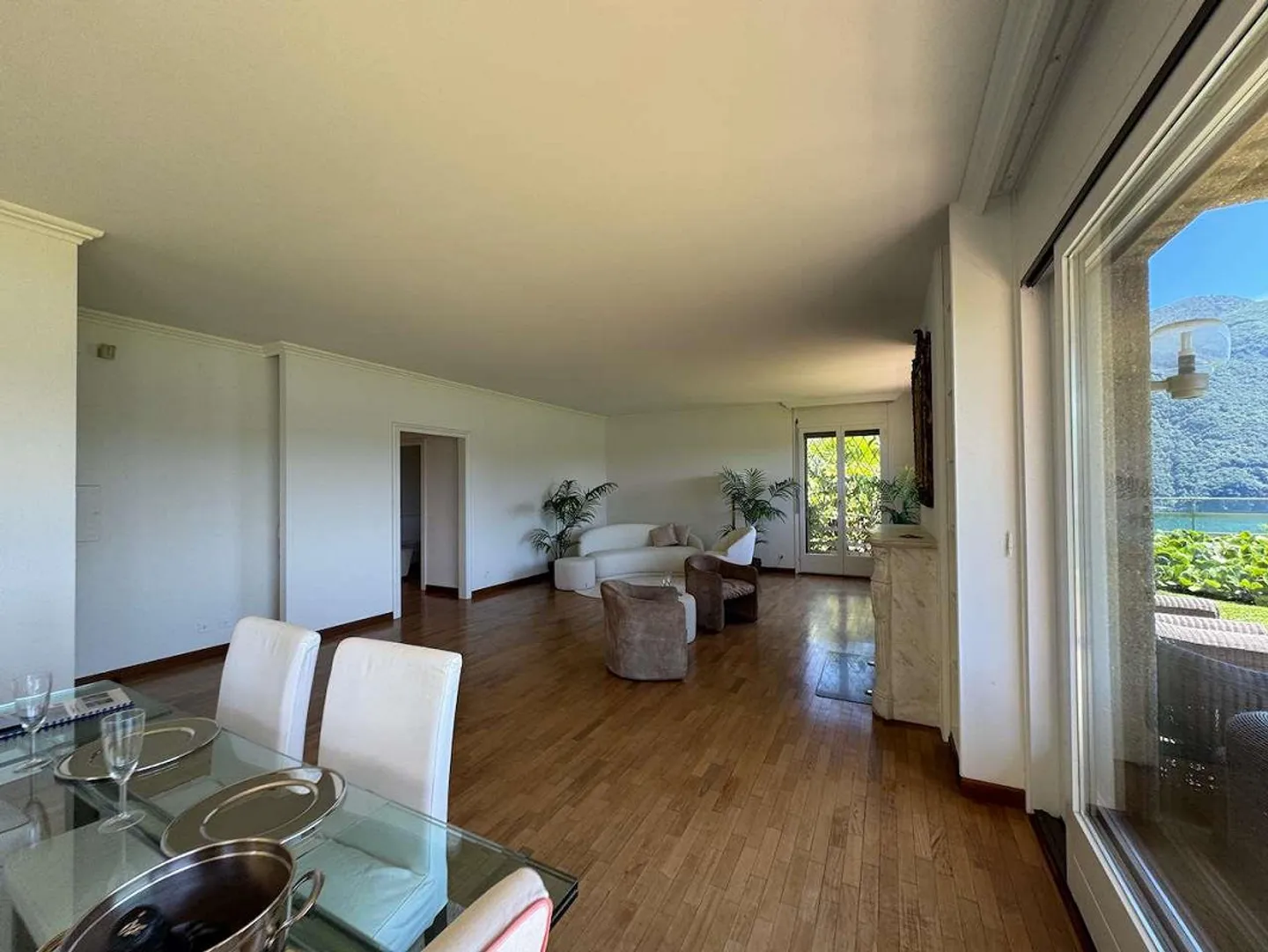 Holiday apartment with lake view and garden - Photo 9 of 10