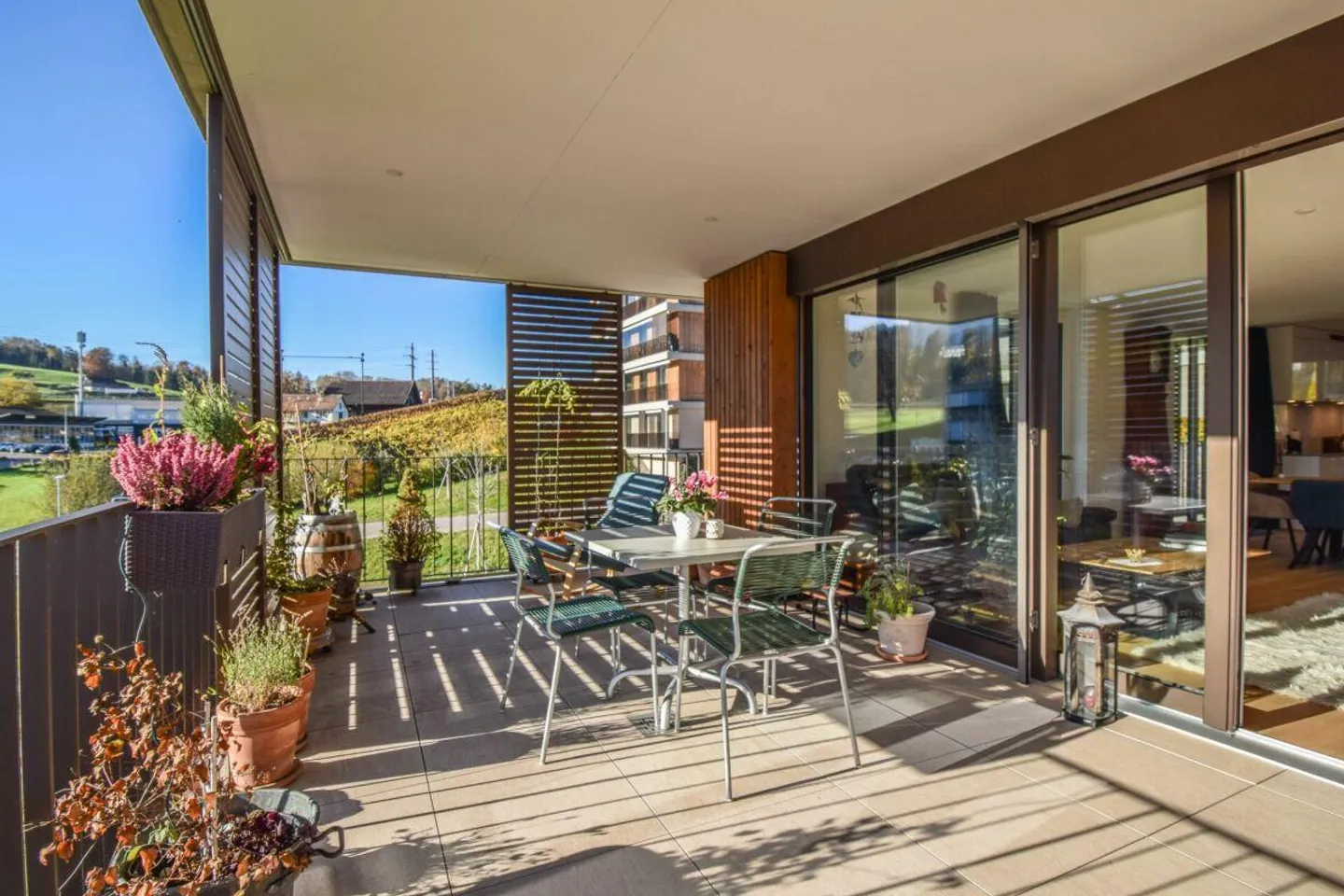 Light-Filled 4.5-Room Apartment with Stunning View of the Vineyards - Photo 20 of 20