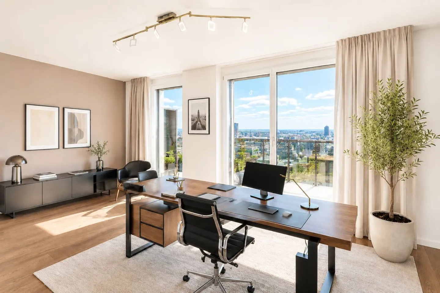 Stilvolle Wohnung mit atemberaubender Aussicht - Foto 3 von 7