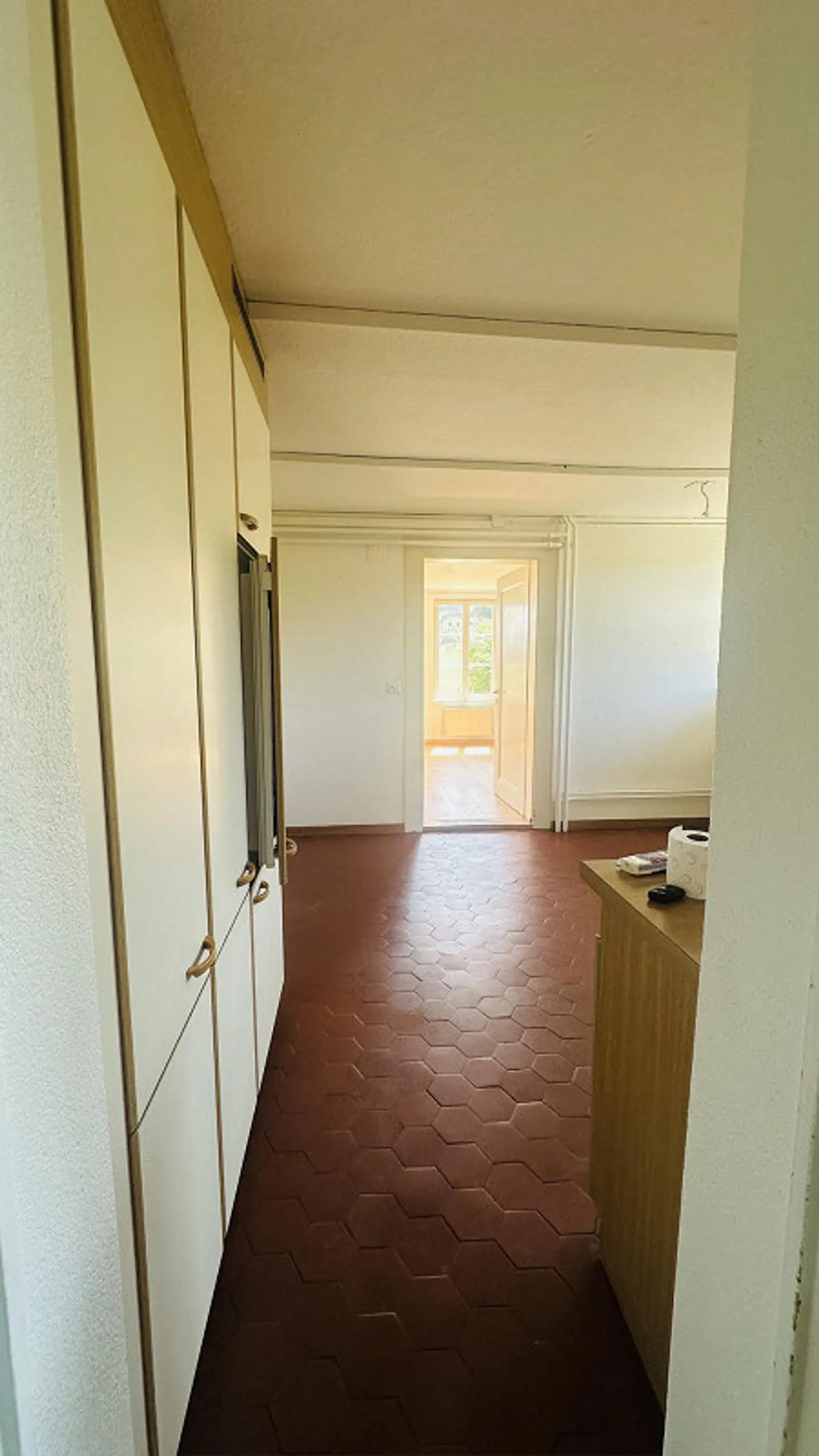 Incantevole appartamento con 3 camere al piano terra a Berna-Oberbottigen - Foto 4 di 11