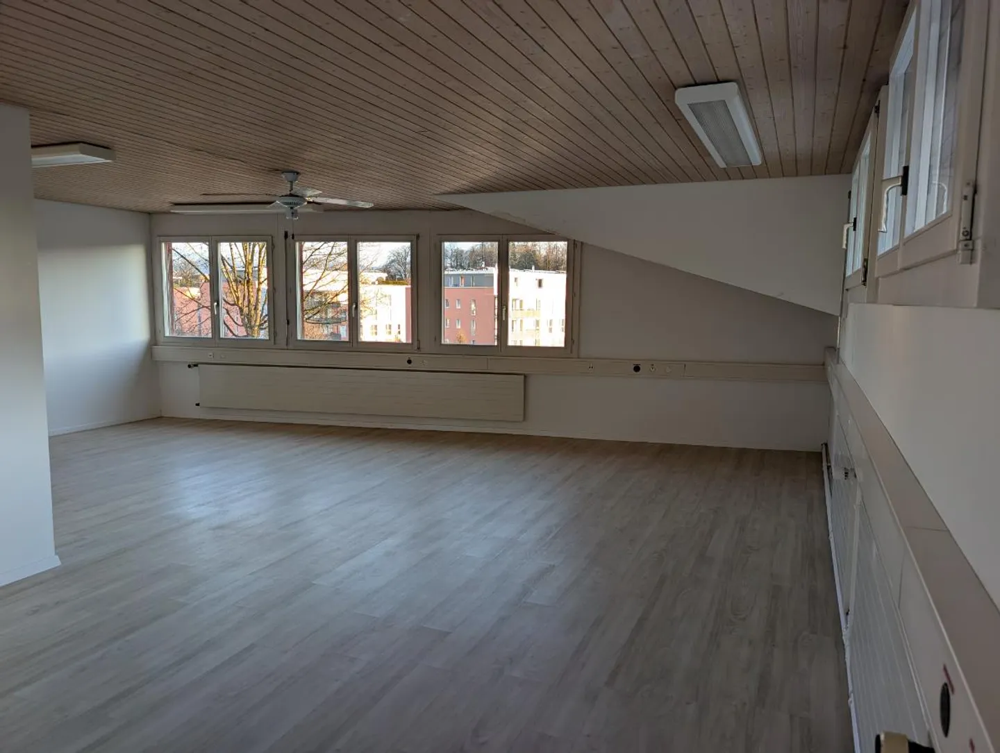 Günstige, helle Büros/Atelier/Hobby ab 16 m2 - 47 m2, Total ca. 110 m2 - Foto 3 von 5