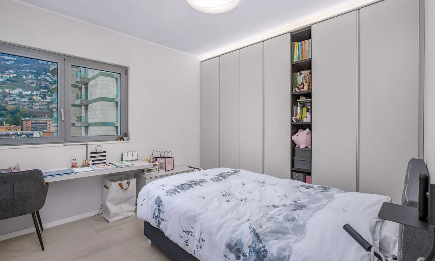 Elegant 3.5 Room Apartment with Terrace and Free View of Lugano - Photo 7 of 10