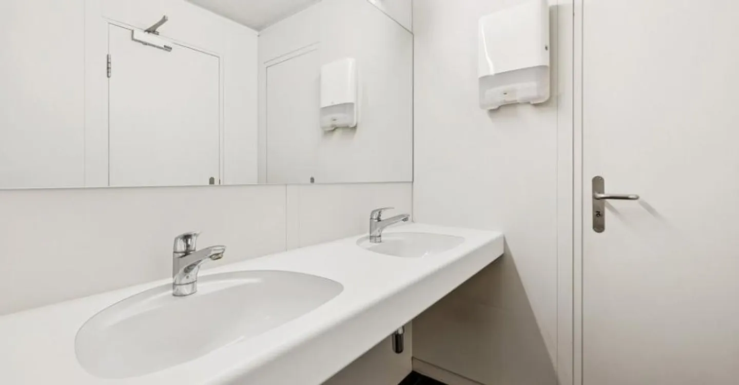 Renovierte Bürofläche von 730 m2 im 4. Stock - Foto 7 von 10