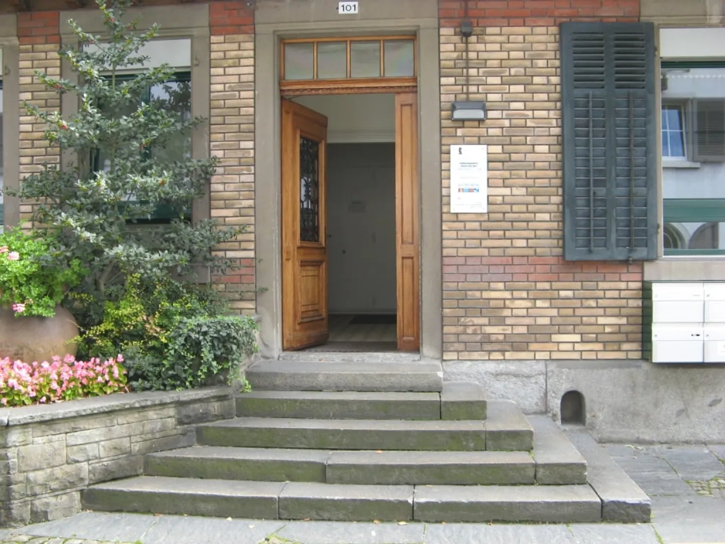 Bureaux centraux à louer - Photo 2 sur 5