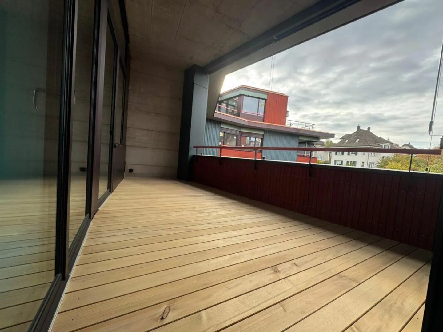Floor-to-ceiling apartment in the new construction project "Chrüzacher" - Photo 6 of 12