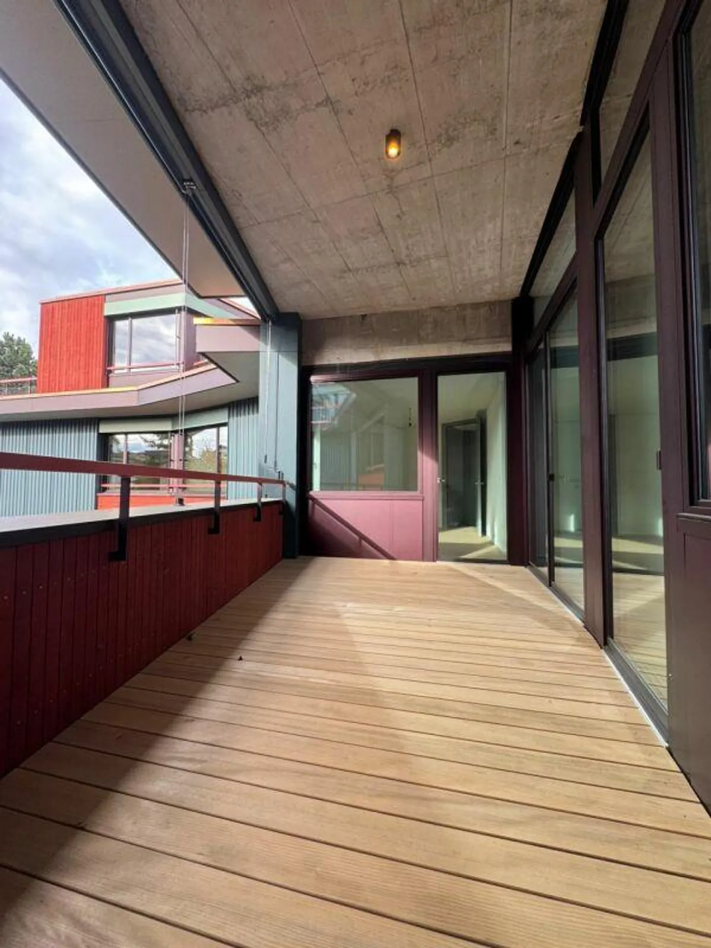 Floor-to-ceiling apartment in the new construction project "Chrüzacher" - Photo 7 of 12