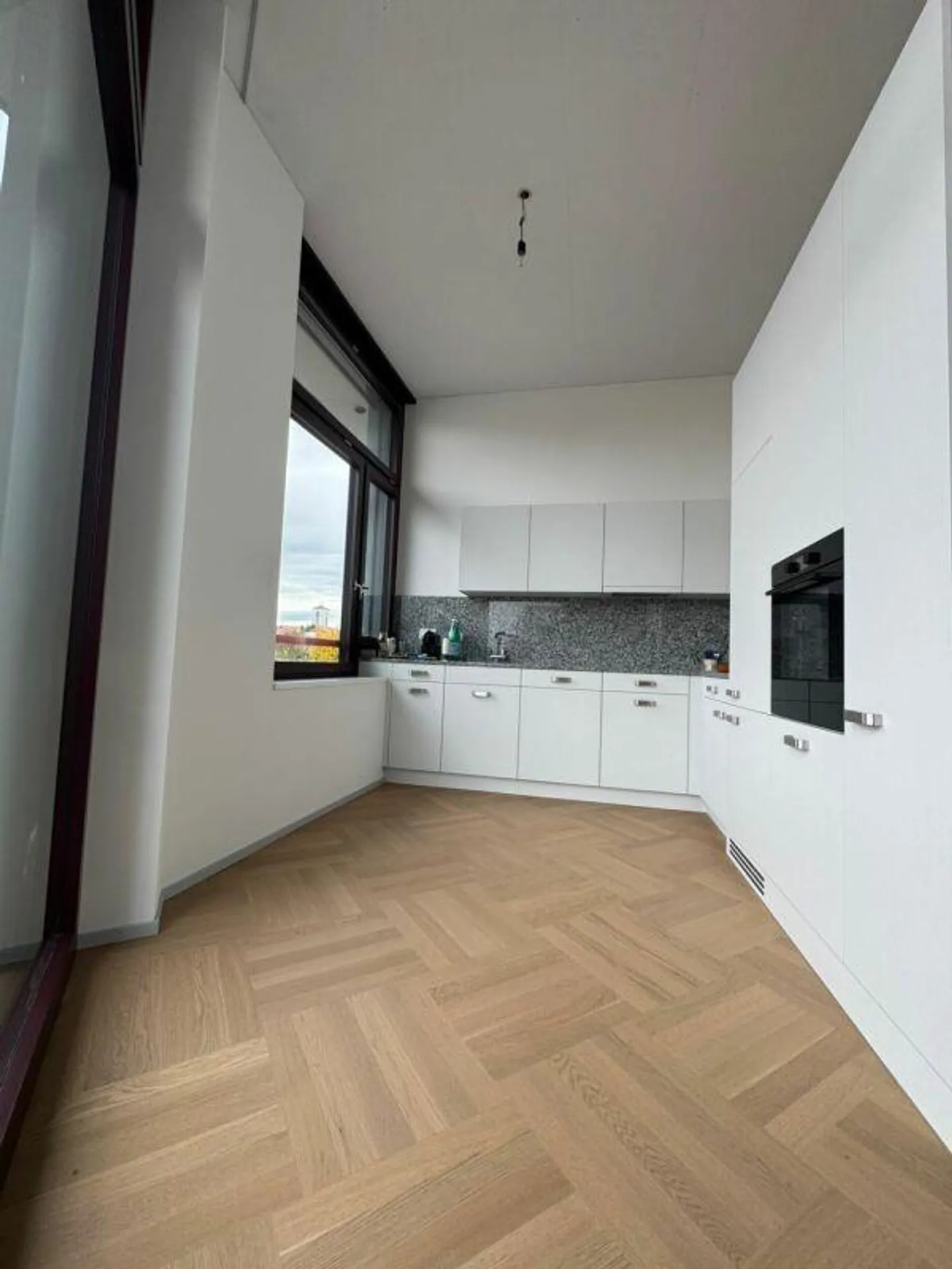 Floor-to-ceiling apartment in the new construction project "Chrüzacher" - Photo 10 of 12