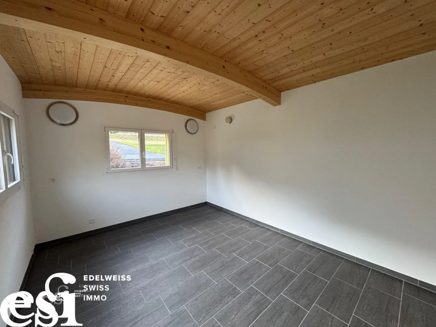 Spaziosa villa indipendente di 5,5 locali e la sua dependance a Muraz - Foto 20 di 25