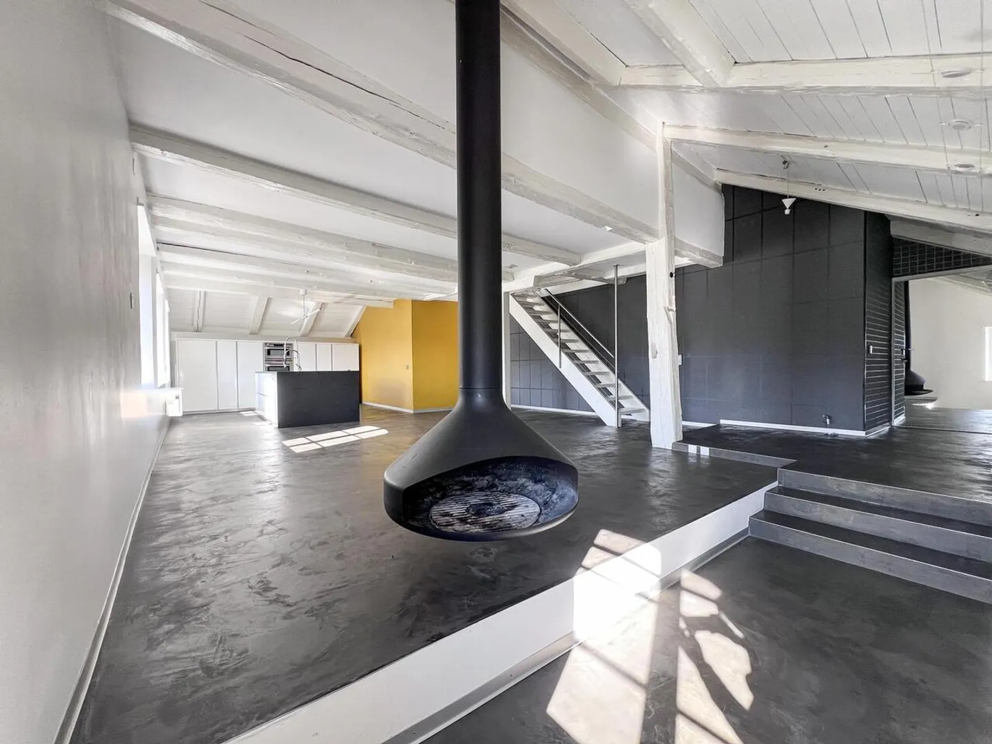 Charmantes Duplex mit Blick auf das Val-de-Ruz ? 4,5 Zimmer 159 m² - Foto 2 von 18