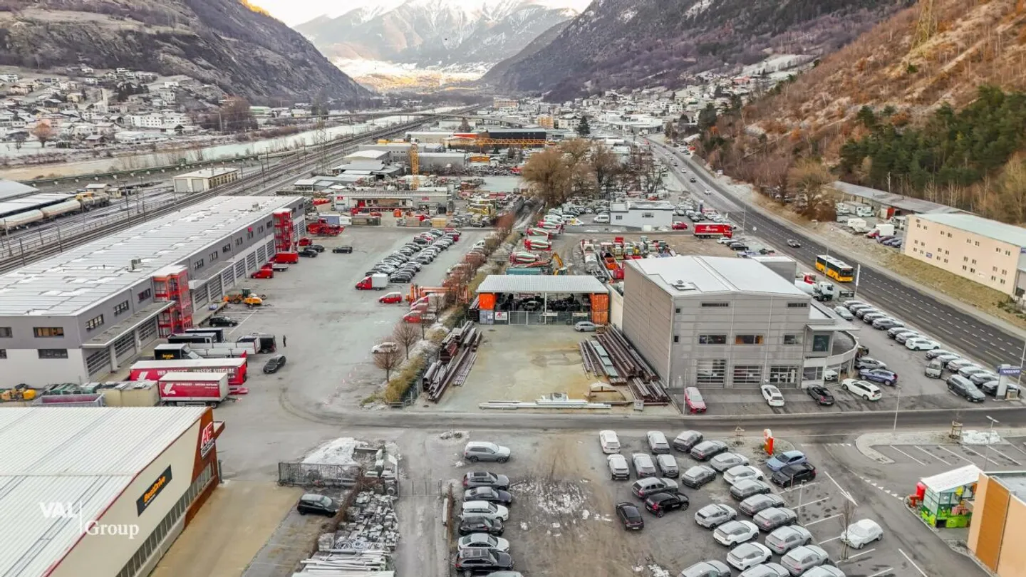 Hall commerciale di alta qualità con opzioni di utilizzo flessibili in una posizione privilegiata - Foto 3 di 9