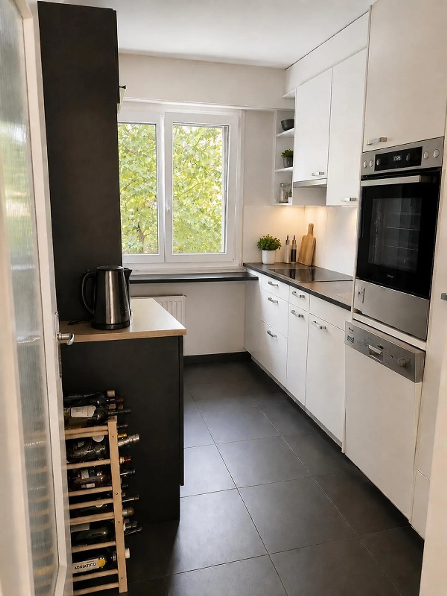 Charming Apartment in Länggasse - Photo 2 of 5