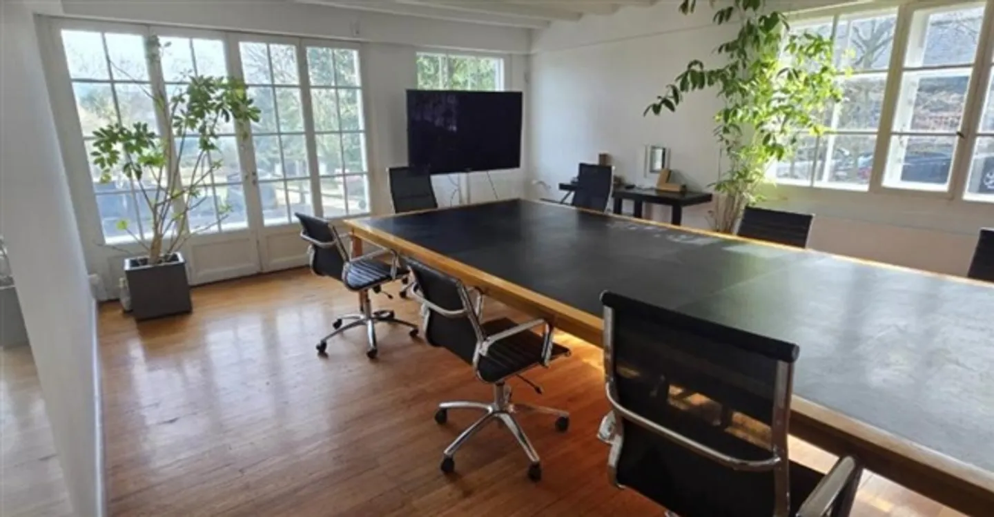 Commerce - Photo 1 of 3