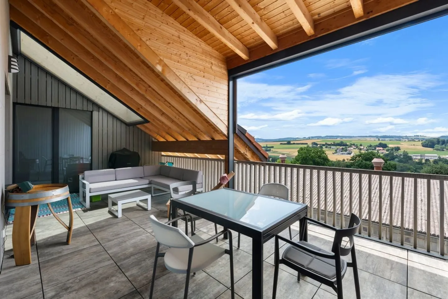 Esclusivo: Un gioiello di 230 m2, a 15 minuti da Epalinges, che unisce lusso, tranquillità e spazio. - Foto 4 di 13