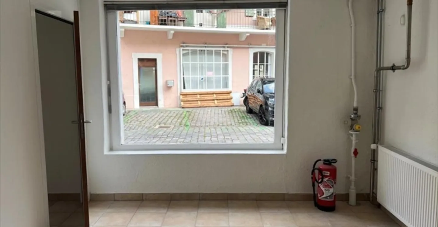 Edificio ad uso misto in affitto - Foto 1 di 7