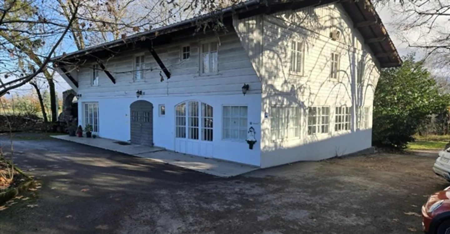 Commerce - Photo 3 of 3