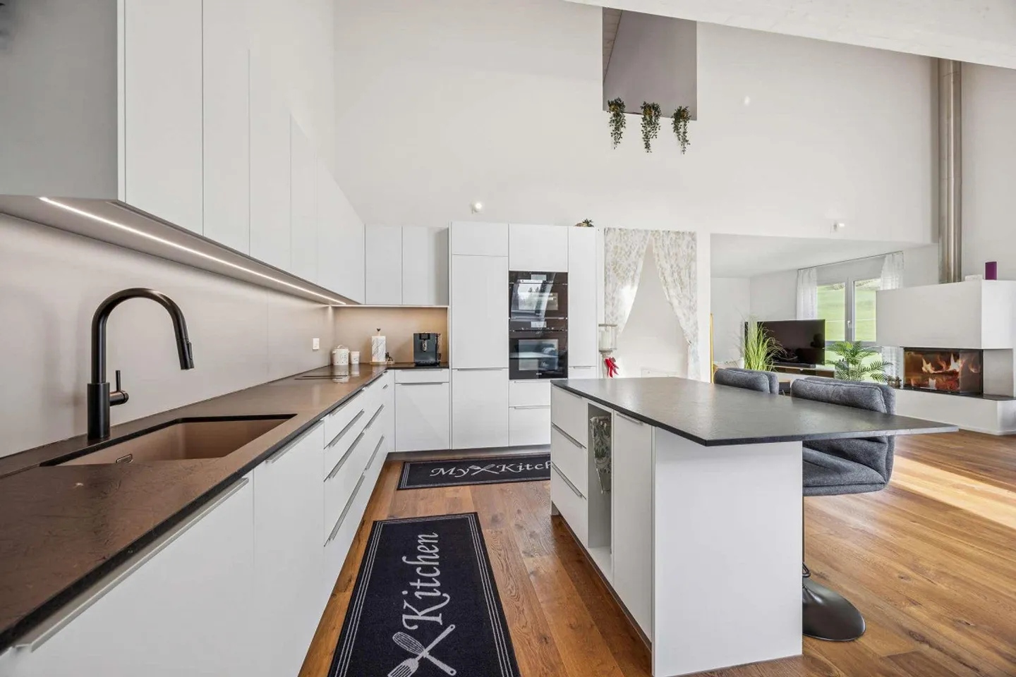 RÉSERVÉ Vivre avec style et vue, penthouse de 4,5 pièces... - Photo 3 sur 13