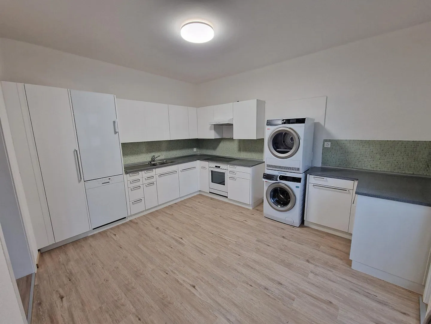 Appartamento 4.5 stanze / recentemente ristrutturato, posizione centrale, grande terrazza - Foto 6 di 9