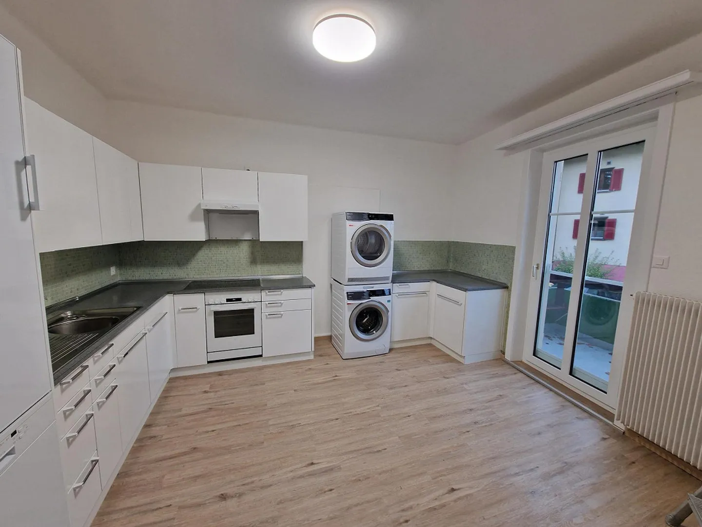 Appartamento 4.5 stanze / recentemente ristrutturato, posizione centrale, grande terrazza - Foto 5 di 9