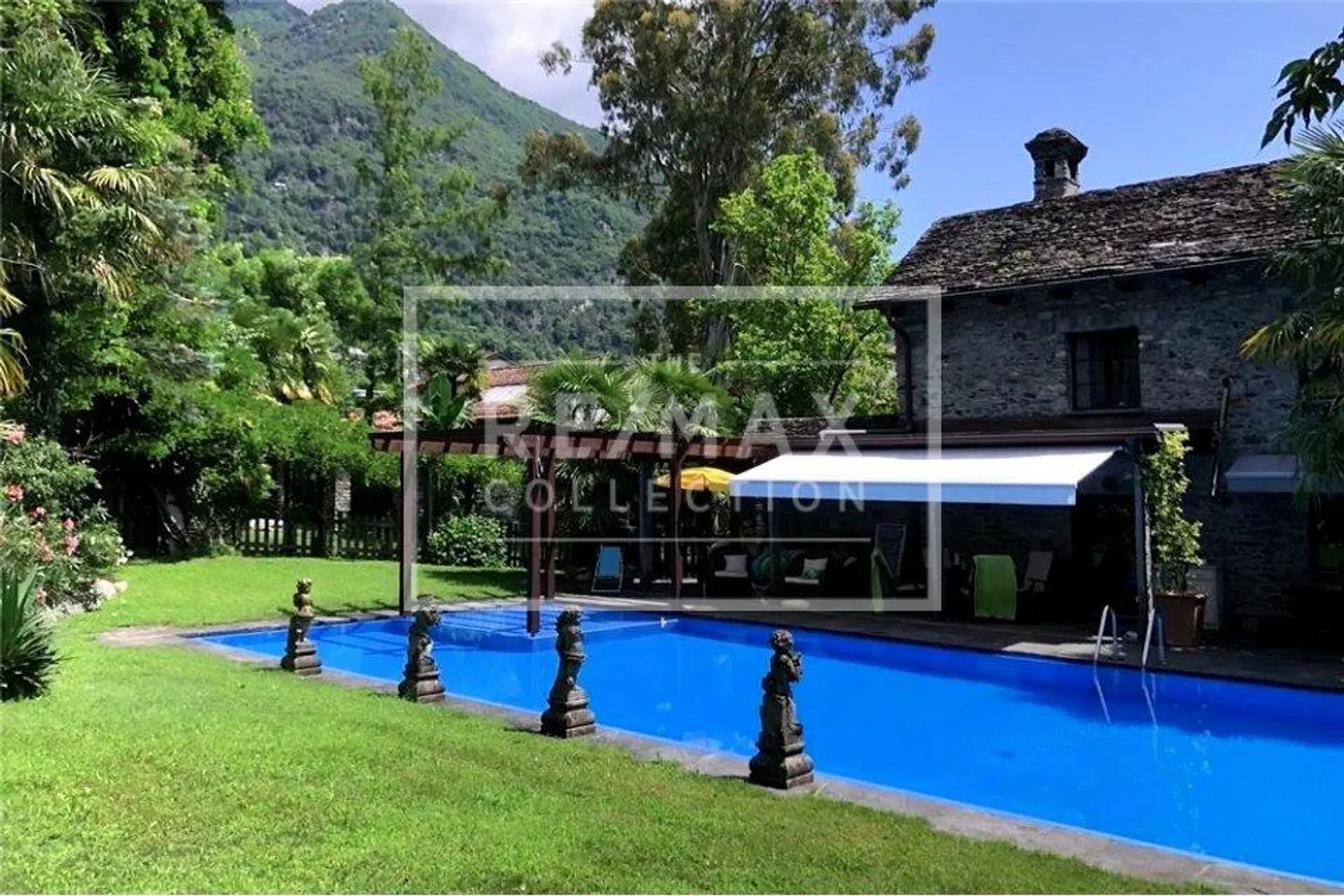 Villa con 15 stanze - Foto 4 di 7