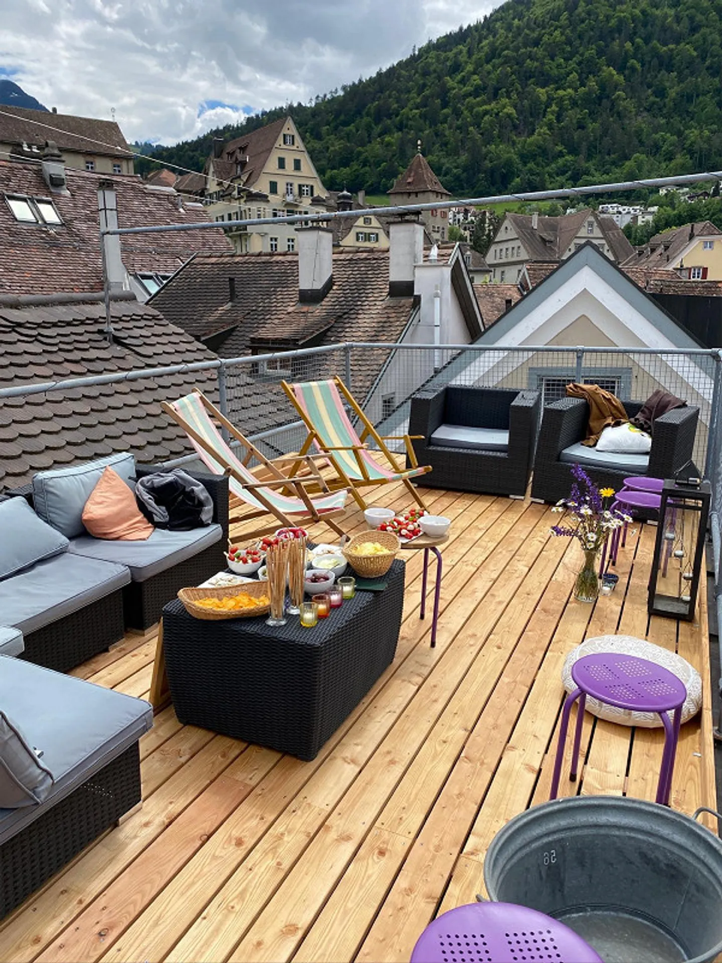Appartement lumineux dans un ancien bâtiment dans la vieille ville avec terrasse sur le toit - Photo 3 sur 21