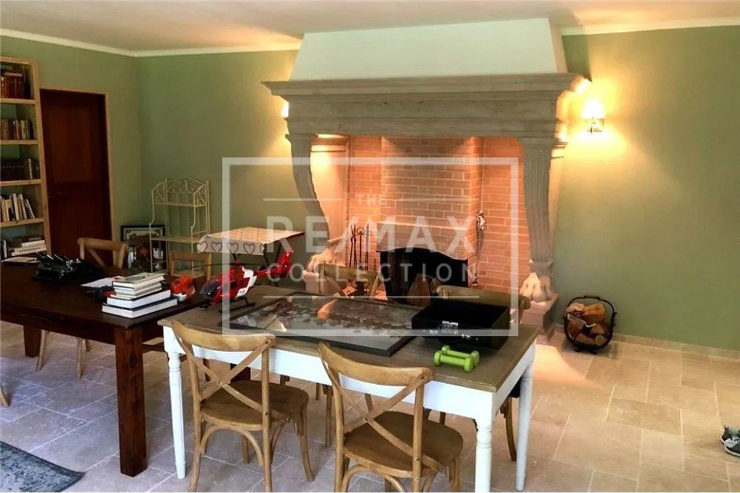 Villa con 15 stanze - Foto 6 di 7