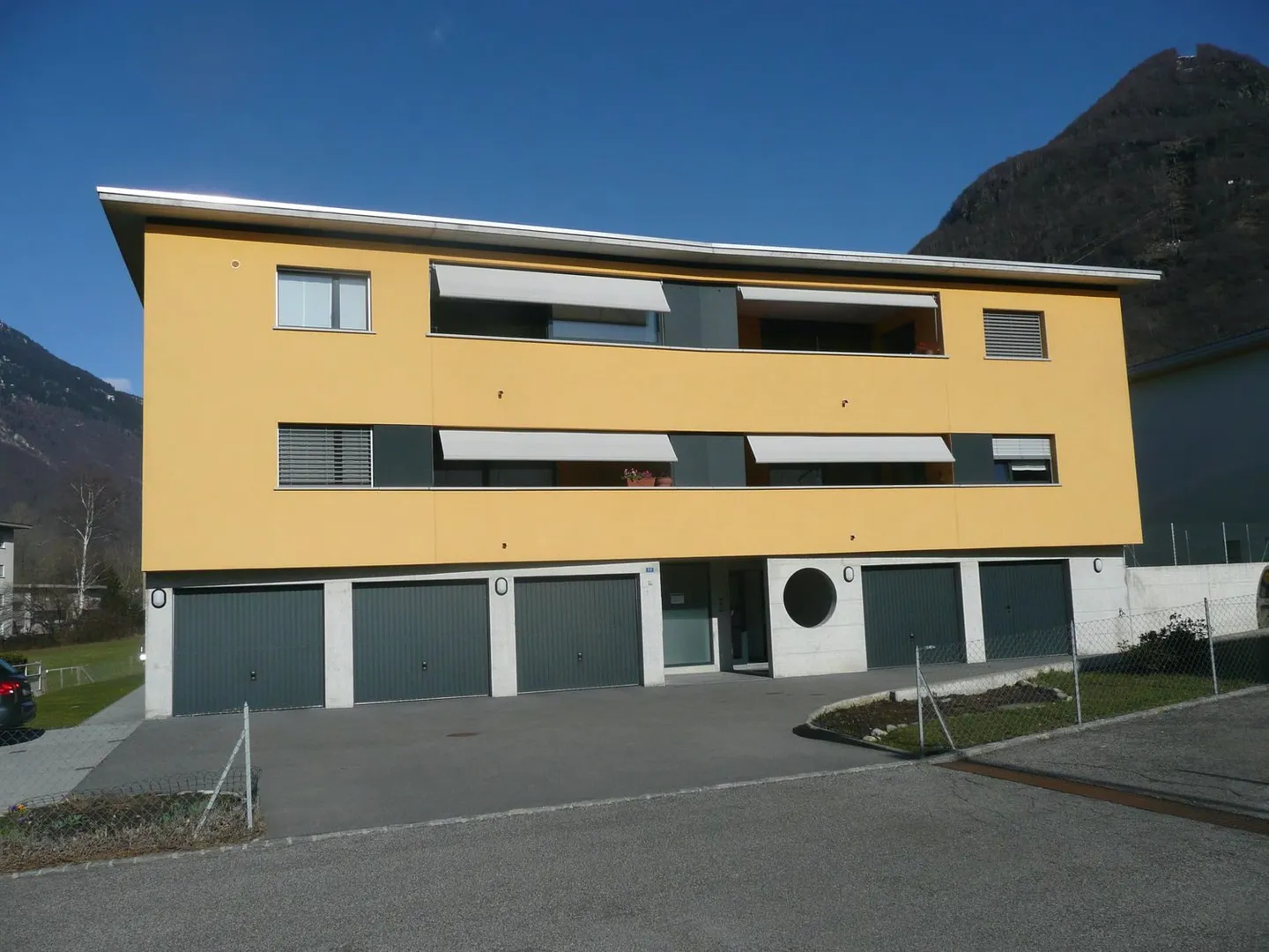 Ampio appartamento di 4,5 stanze, Arbedo - Foto 1 di 5